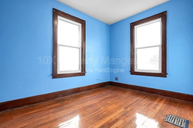 Foto del edificio - 275 N Warren Ave