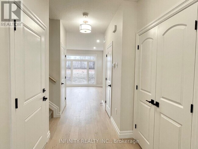 Building Photo - 220 Bowman Dr.