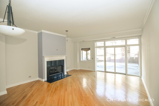 Building Photo - 508 W Melrose St