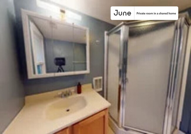 Foto del edificio - Room in Shared 4 bed/2.5 bath home