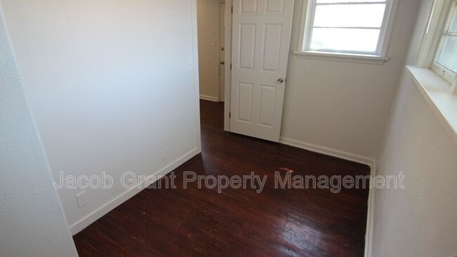 Building Photo - 1508 E. Center