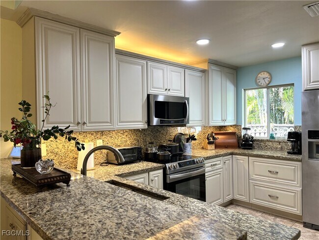 Foto del edificio - 18316 Oriole Rd