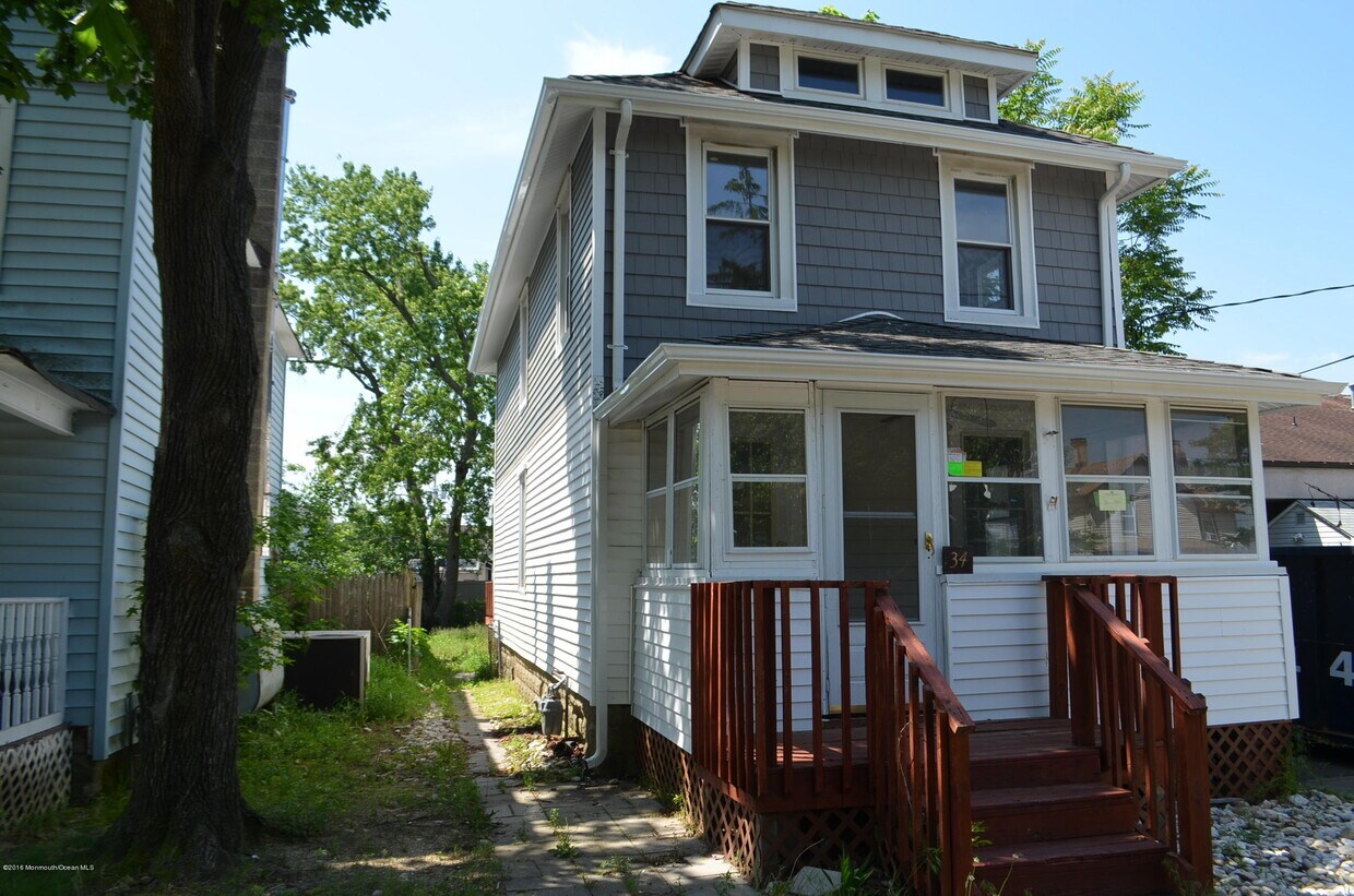 Primary Photo - 34 Pine St