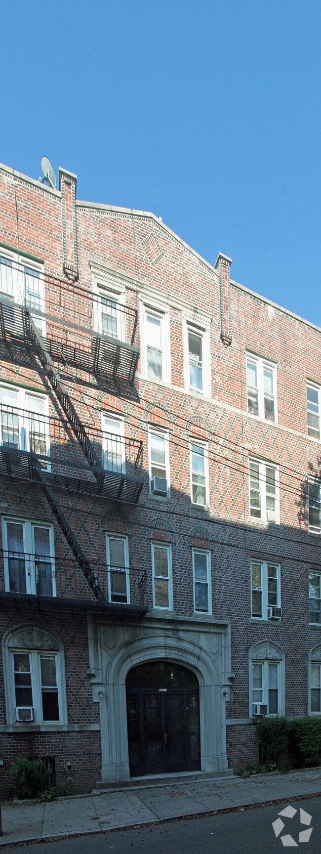 8786 116th St Richmond Hill, NY 11418 Rentals Richmond Hill, NY