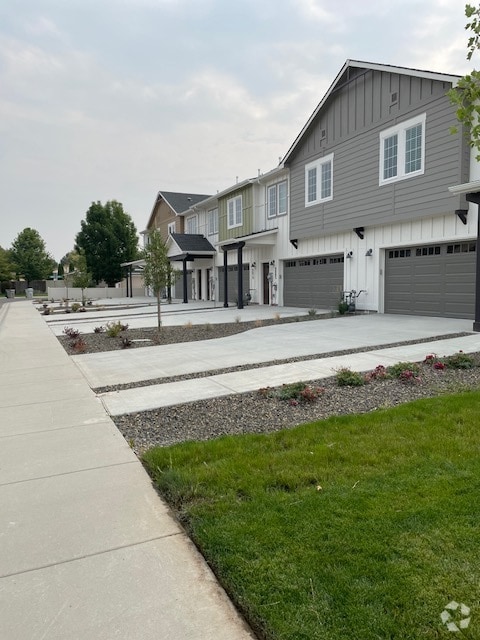 Building Photo - 1356 S Goldking Way