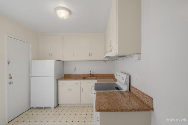 Building Photo - 1930 Franklin St