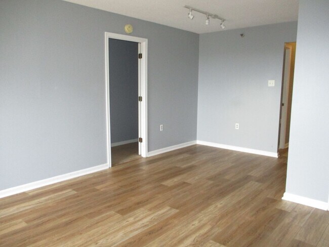Foto del edificio - 1BD/1.5BA | Potomac Views & Metro Steps Away