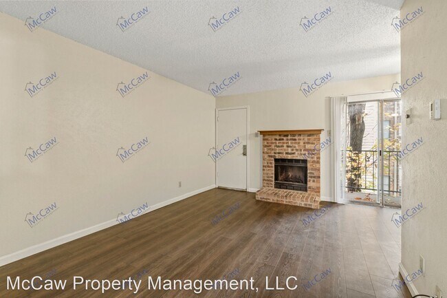 Building Photo - 1 br, 1 bath House - 9520 Royal Lane #209