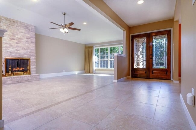 Building Photo - 1531 Locke Ln