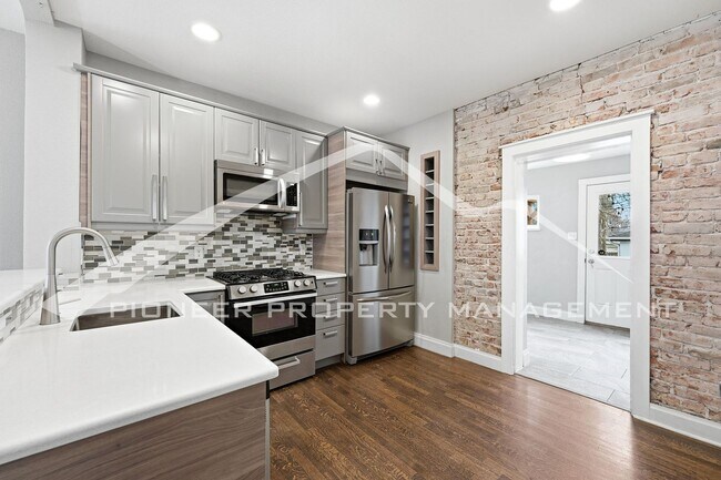 Foto del edificio - Charming Townhouse with Washer/Dryer and Central AC