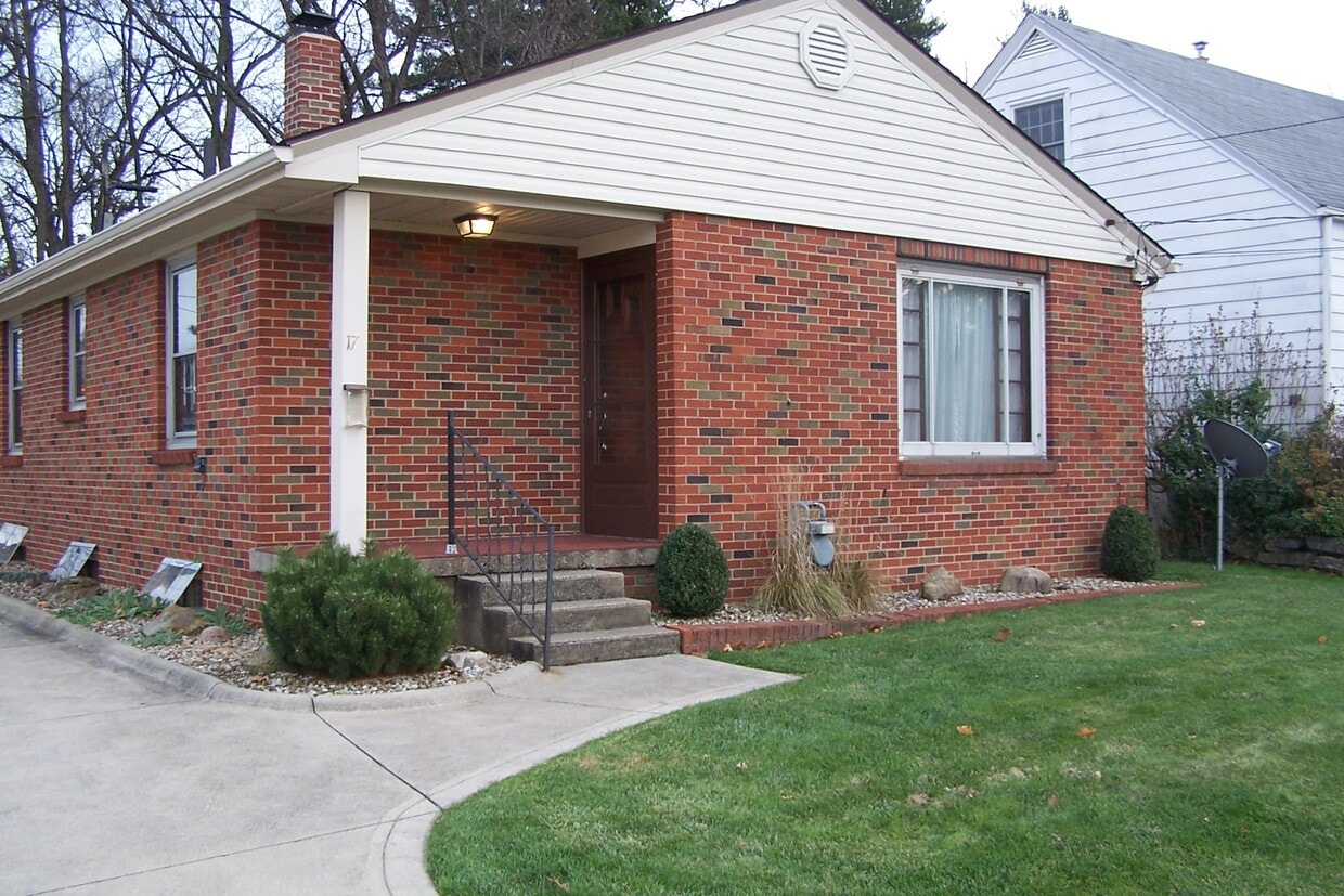 Primary Photo - 17 Grasmere Ave