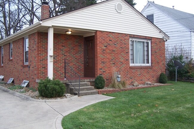 Building Photo - 17 Grasmere Ave