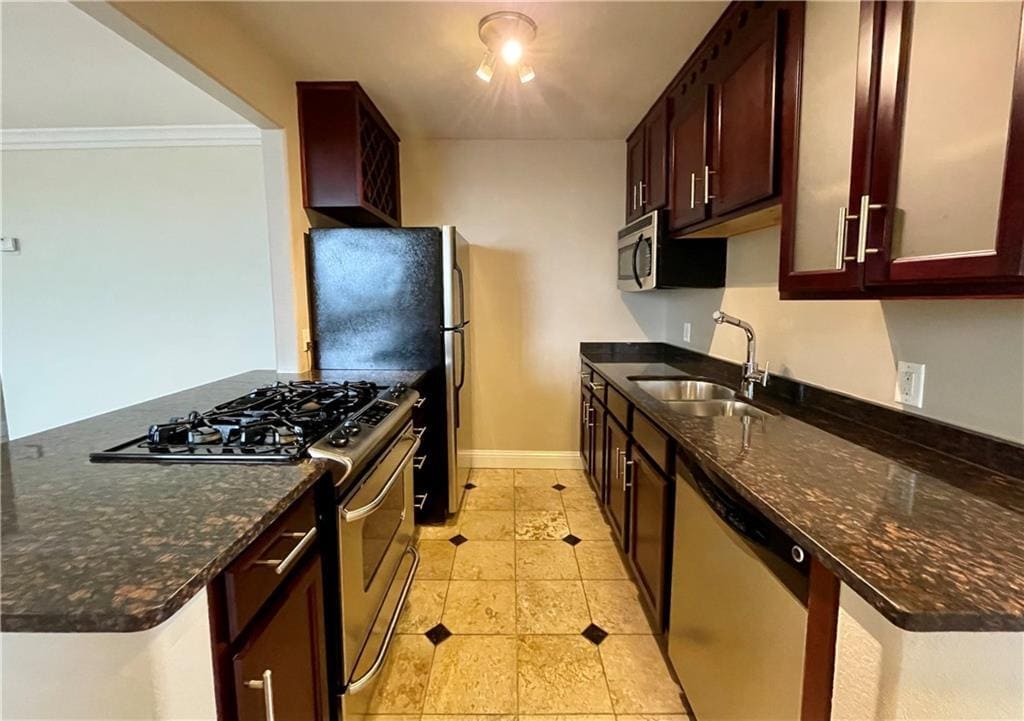 Foto principal - 700 E 8th St