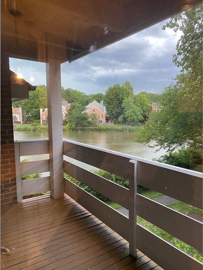 Foto del edificio - 7602 Lakeside Village Dr