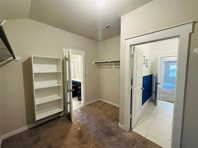 Building Photo - 15411 Royce Holly Dr