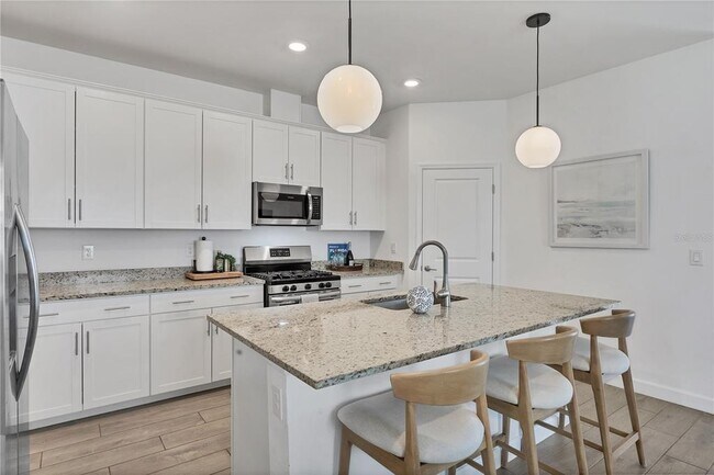 Foto del edificio - 15716 Barefoot Beach Dr