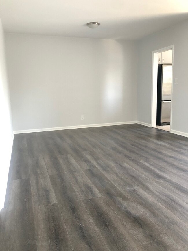 Interior Photo - 1017 N Spaulding Ave