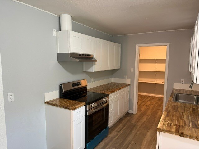 Foto del edificio - 3311 Garden Valley Rd