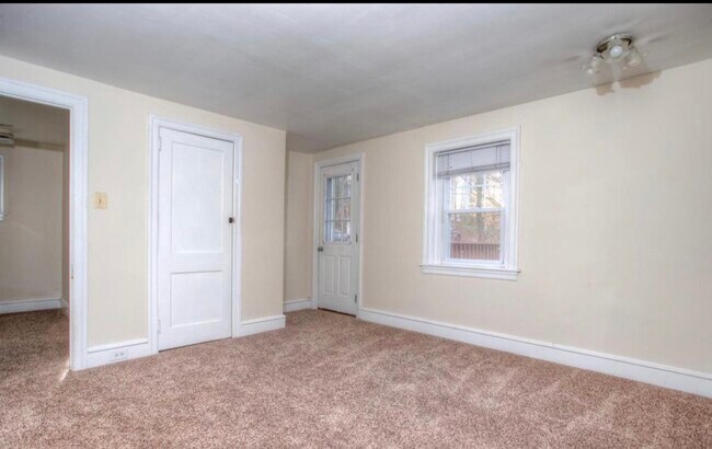 Foto del edificio - 634 W Valley Rd