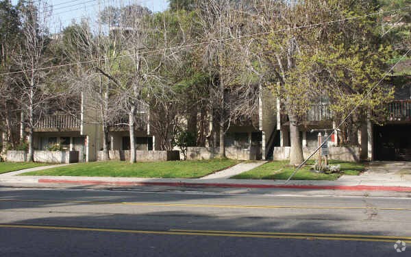 Building Photo - Casa Reynard