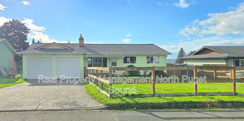 Foto principal - 5704 61st Dr NE
