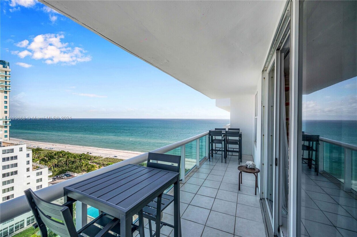 Primary Photo - 5001 Collins Ave