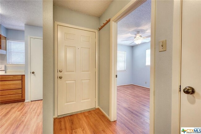Building Photo - 663 Floral Ave