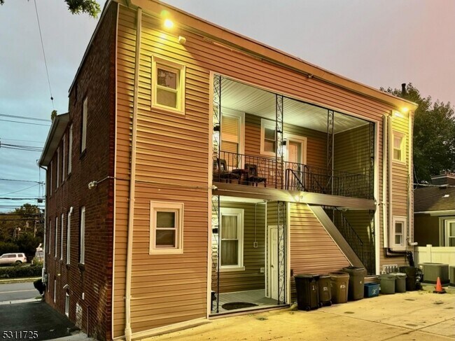 Foto del edificio - 263 Bloomfield Ave