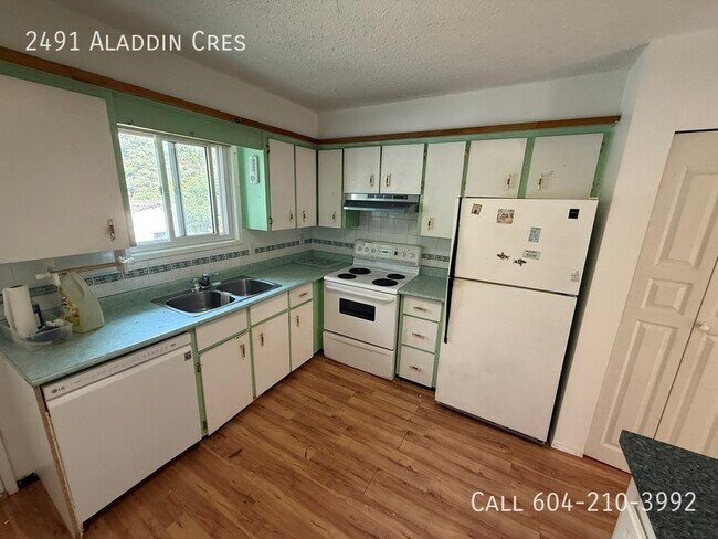 Photo du bâtiment - Spacious 4-Bedroom Home in Abbotsford