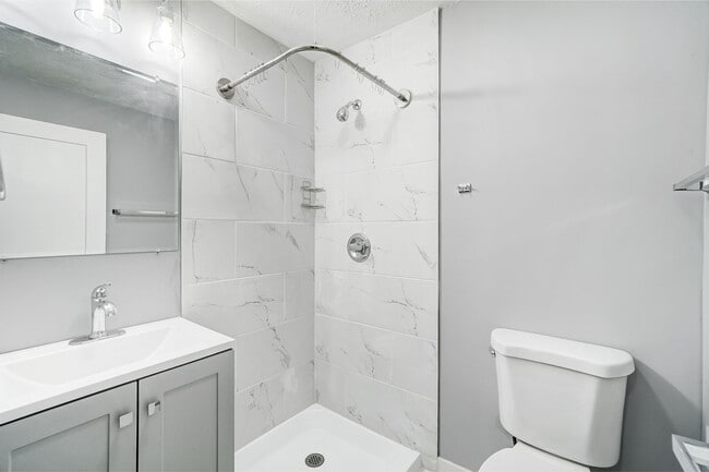 Interior Photo - Cascade Ridge