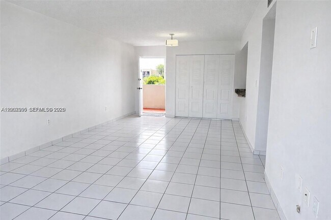 Foto del edificio - 802 NW 87th Ave