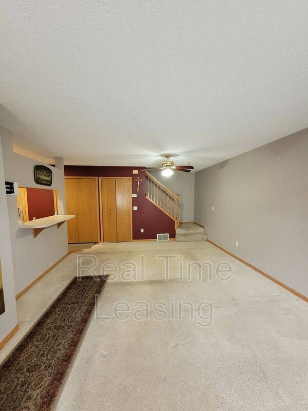 1972 Overland Cir, Eagan, MN 55122 Townhome Rentals in Eagan MN