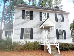 Building Photo - 7325 N Thorncliff Pl