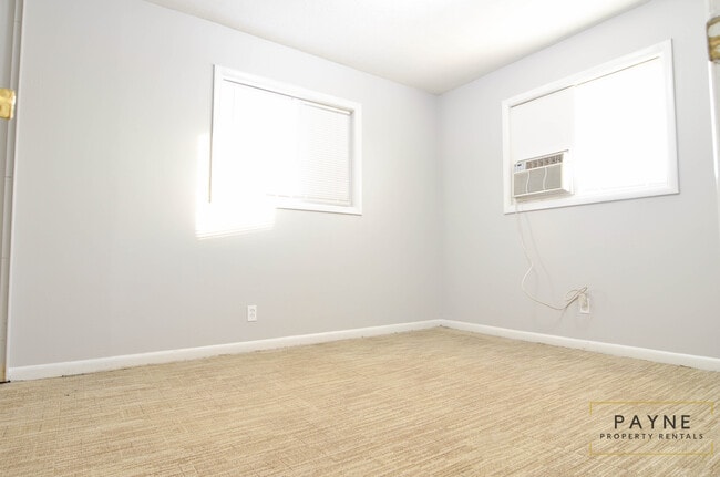 Building Photo - 4201 Rosemont Dr #3