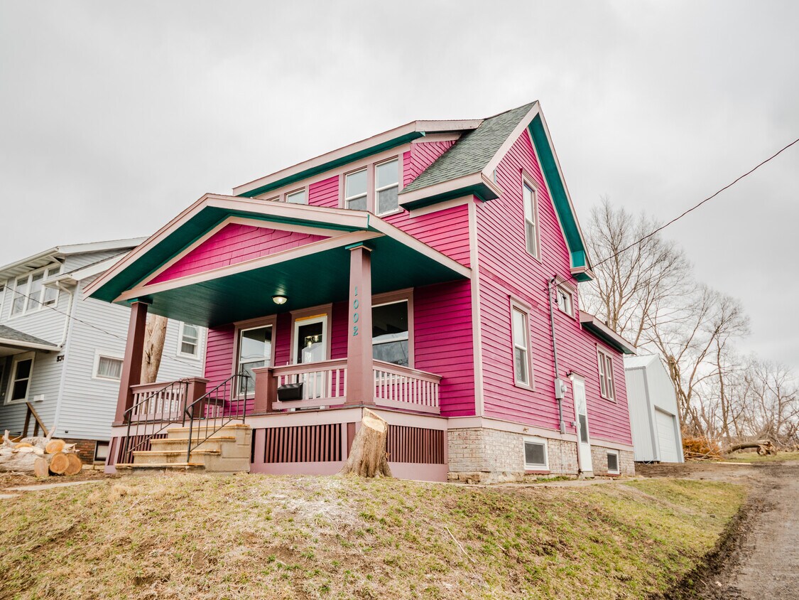 Foto principal - 1002 19th St SE