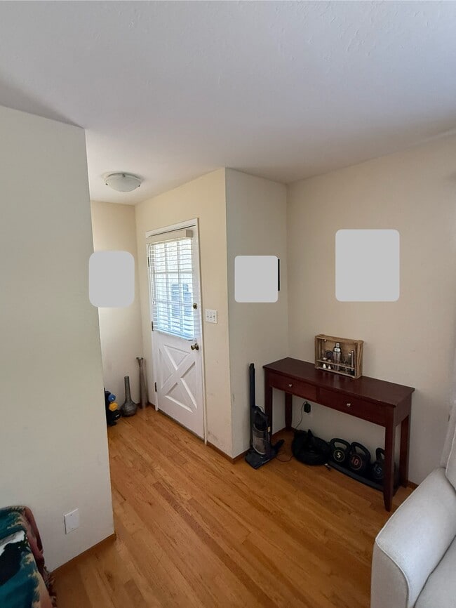 Building Photo - 153 Mercy St