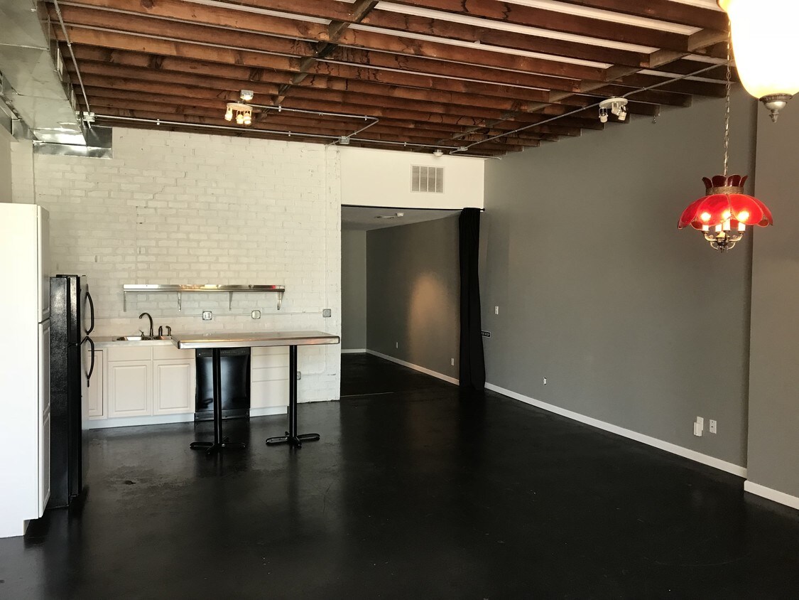Foto principal - 1722 E Douglas Ave