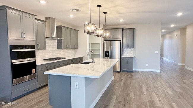 Building Photo - 15901 W El Cortez Pl