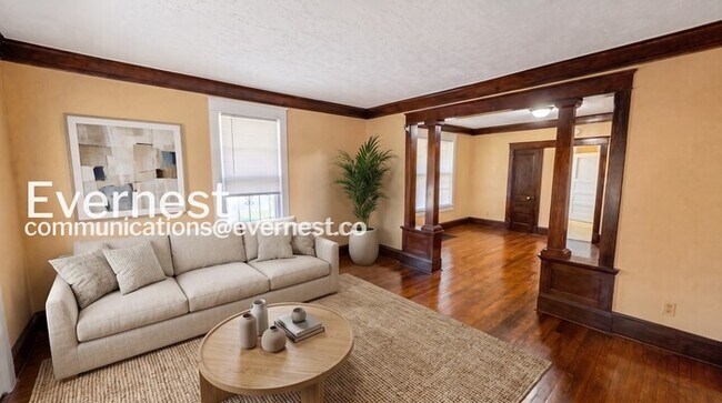 Foto del edificio - 2 Bed/1 Bath Home with Off-Street Parking / Coming Soon!
