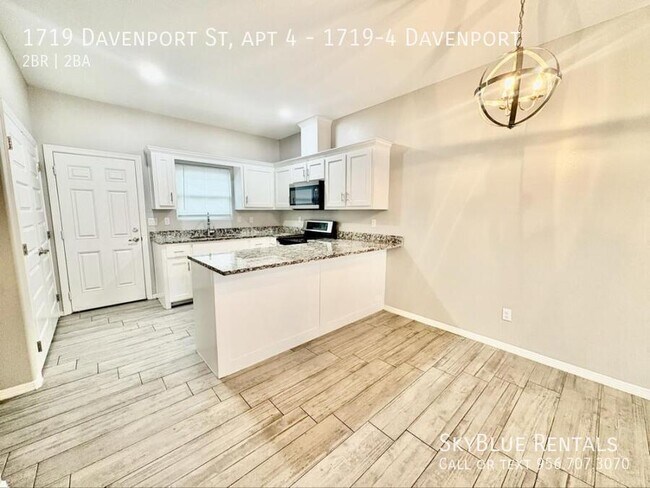 Building Photo - 1719 Davenport St
