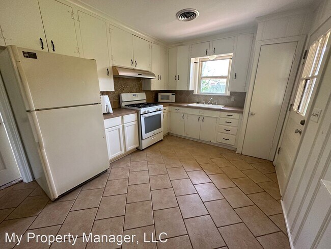 Building Photo - 3 br, 1 bath House - 525 Haynes Avenue