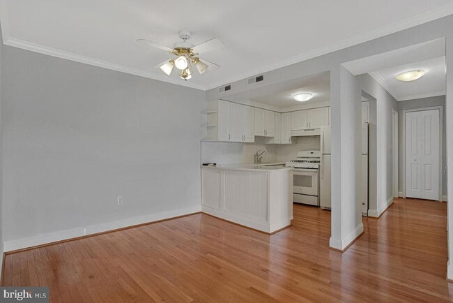 Building Photo - 2572 Riva Rd