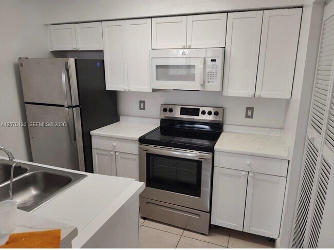 Building Photo - 1269 SW 46th Ave