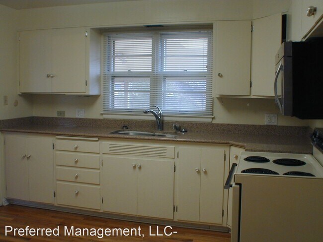 Building Photo - 4 br, 2 bath House - 3264 Forest Dr