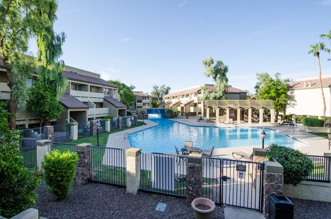 Front Patio View - 1331 W Baseline Rd