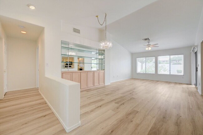 Foto del edificio - 2613 Breakers Creek Dr