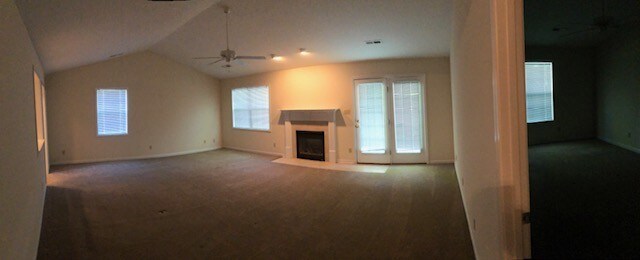 Building Photo - 560 Brookshire Way