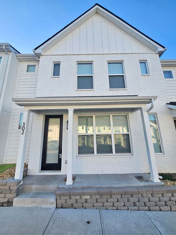 Foto principal - 302 Jeffries Wy