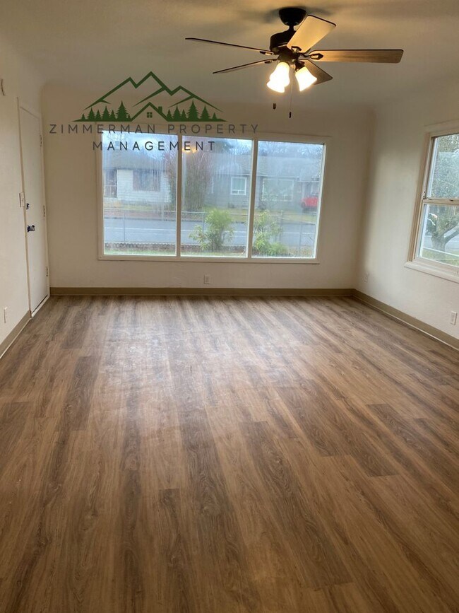 Foto del edificio - 2128 Centennial Blvd