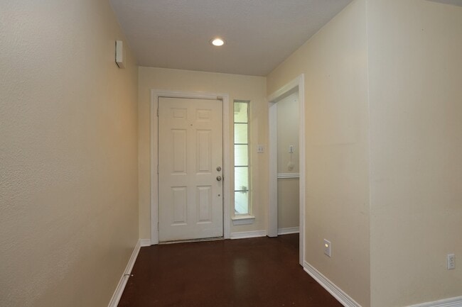 Building Photo - 22719 Rainfern Dr